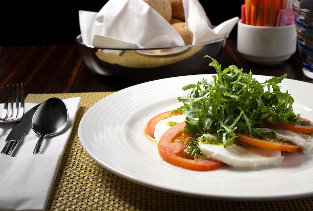 होटल Centro Barsha - By Rotana