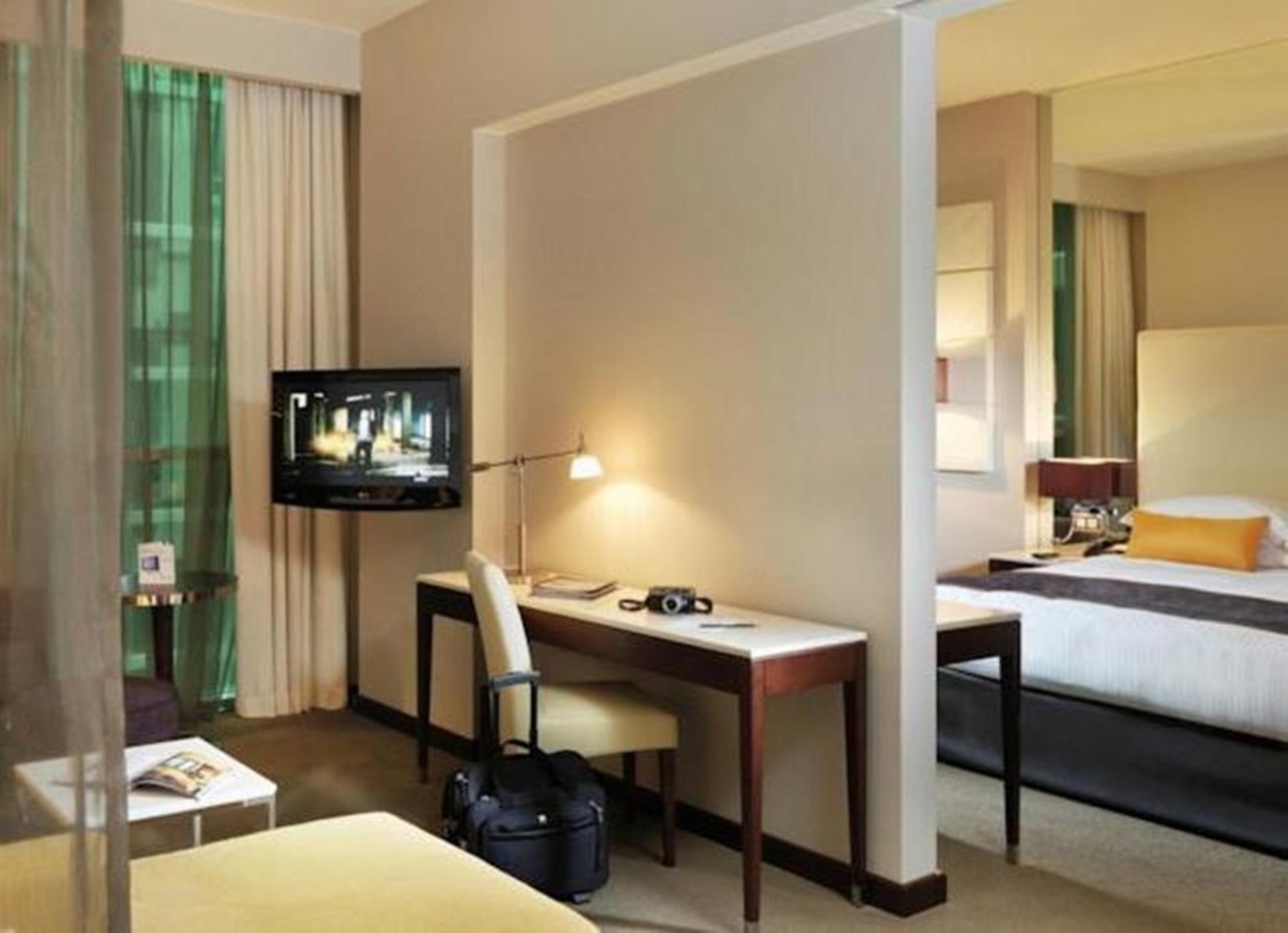 होटल Centro Barsha - By Rotana 3*