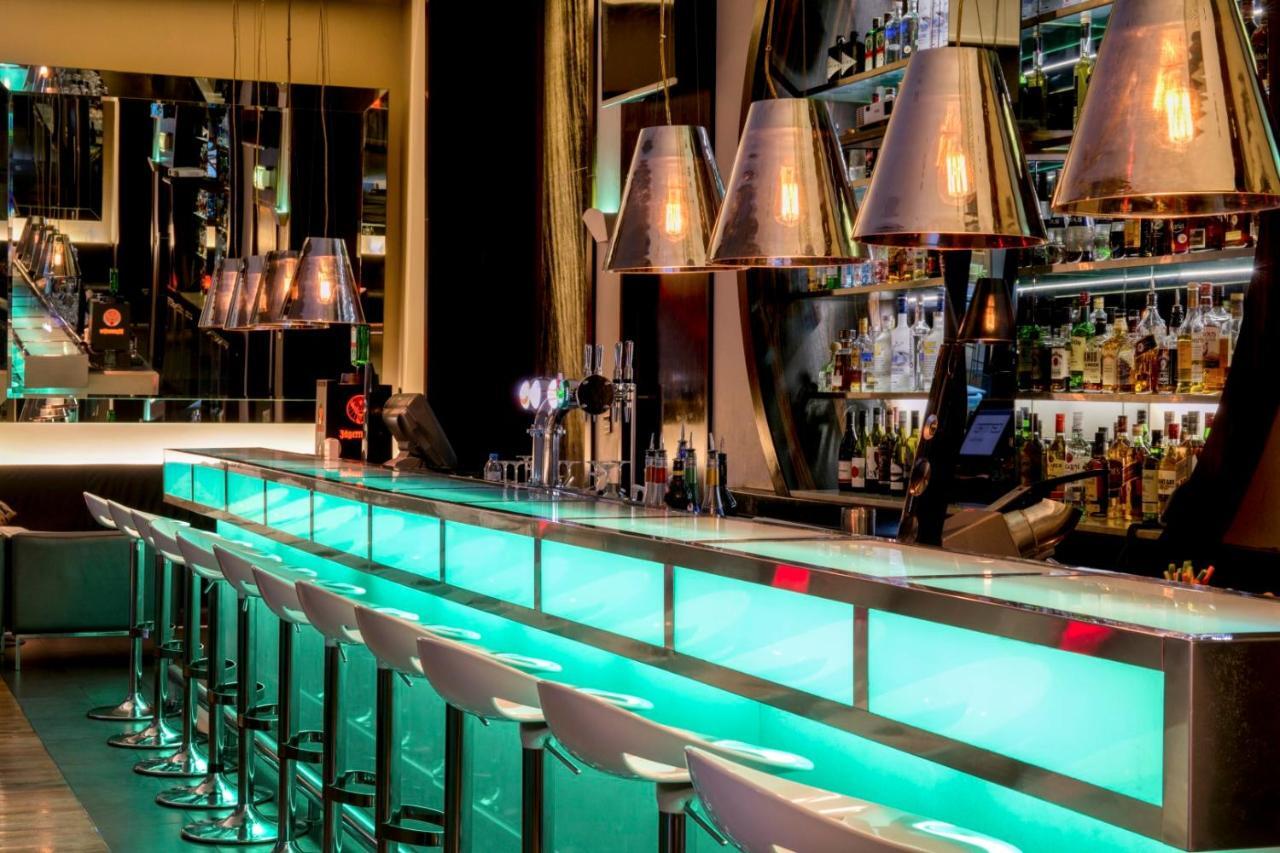 Centro Barsha - By Rotana होटल 3*